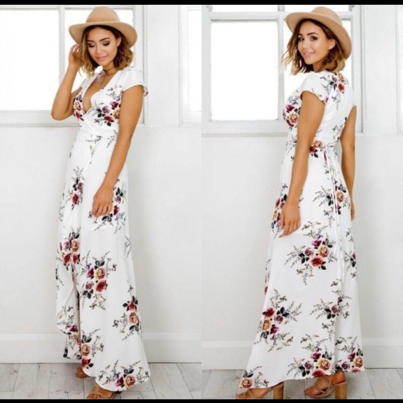 🎉JUST IN!🎉🎉Long maxi dress. - Picture 2 of 4